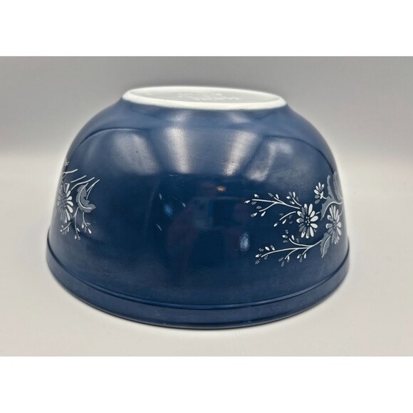 VTG 403 Pyrex MCM Mixing Bowl Colonial Mist Blue with White Flowers 3.5 Quart - Picture 6 of 11